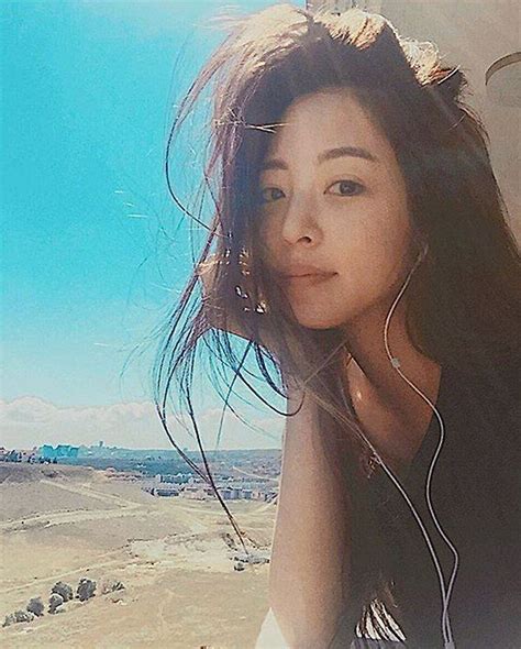 Han ye seul likes someone health. NB Han Ye Seul enjoys a bare faced day by the beach ...