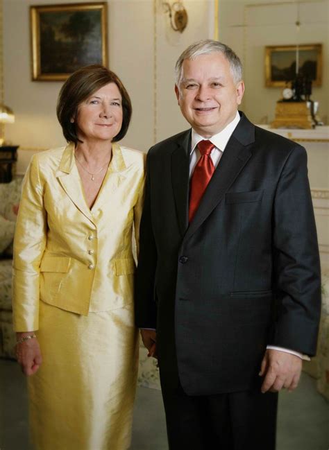 Niedziela, 4 lipca 2010 kandydat na prezydenta jarosław kaczyński zagłosował w niedzielę rano w komisji wyborczej na. File:Para prezydencka.jpg - Wikimedia Commons