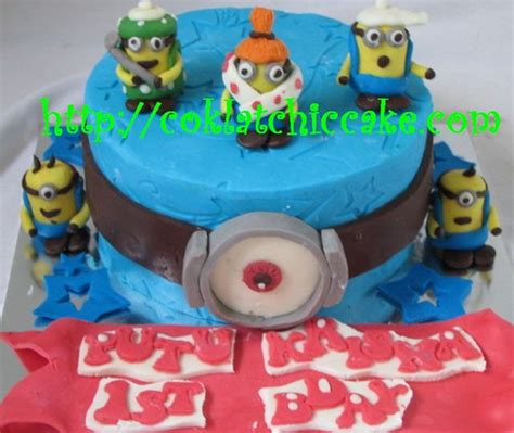 Tapi, terkadang usaha si pembuat kue. Kue ulang tahun minion | Niken I.Dh | Flickr