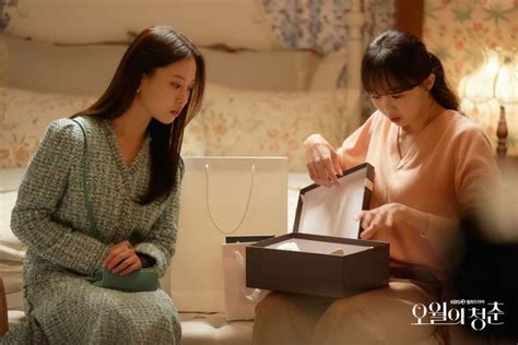 Nonton youth of may subtitle indonesia, streaming download youth of may subtitle indonesia tonton streaming youth of may subtitle indonesia di nontondrama.live. 10 Potret Kerumitan Cinta di Drama 'Youth of May'