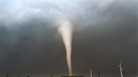 Thursday night's storm blew the roofs off buildings in the. Tornado-Schock in Belgien: Zerstörerischer Monster-Sturm ...