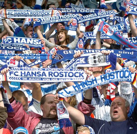 Der kogge reichte dafür am letzten spieltag ein unspektakuläres 1:1 gegen lübeck. Hansa Rostock: Nicht zu leugnendes Gewaltpotenzial - WELT