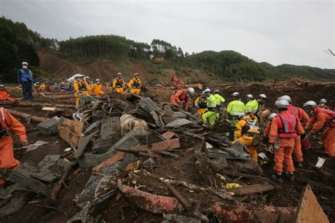 地震・火山月報（防災編） ** （翌月15日頃掲載） 毎月の日本の地震活動・火山活動及び世界の主な地震や火山活動をとりまとめて掲載しています。 毎年1月に発行される12月の月報には各年の地震活動・火山活動のまとめも掲載しています。 北海道地震：安否不明は1人 懸命な捜索続く 厚真 | 毎日新聞