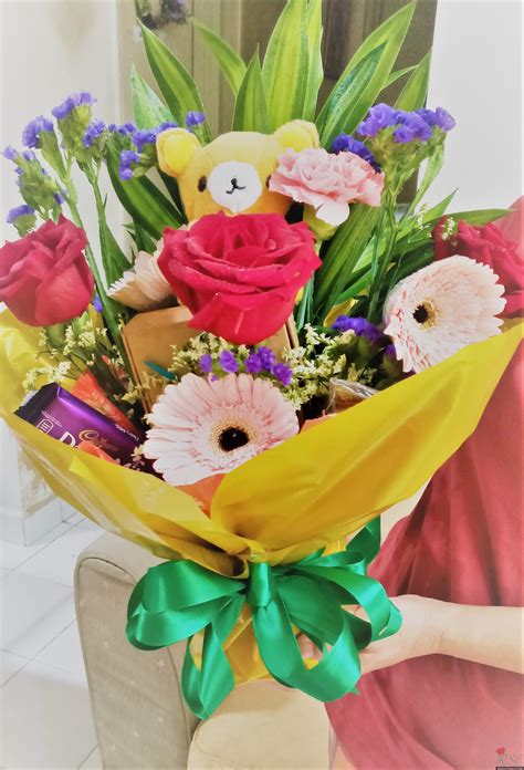 If flowers are on your mind, you can go for one of these: HB074- Festive Day flowers/Raya flowers/Bung Rai Mana-mana ...