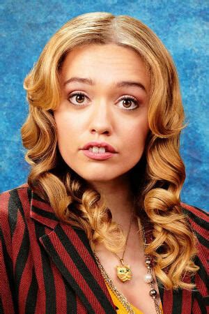 Aimee lou wood is a british famed star who began her career as a stage actress and has been in a number of stage productions. Aimee Lou Wood | Bild 4 von 4 | Moviepilot.de