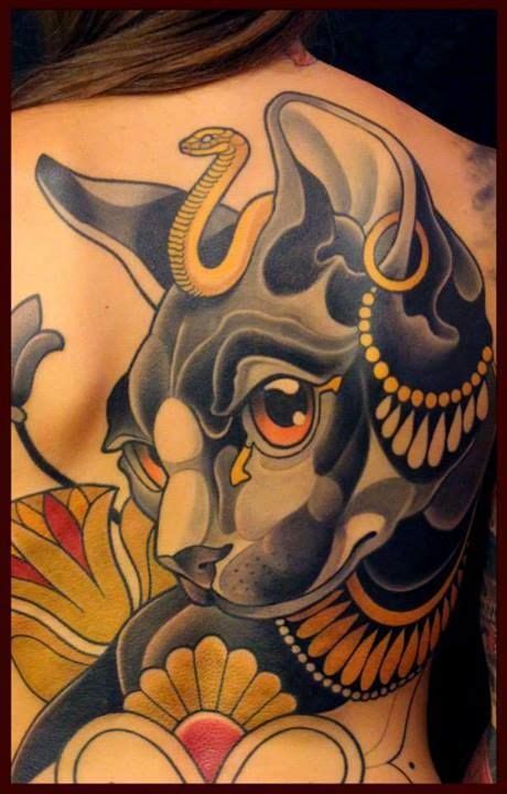 Bastet bastet (bast) de goddelijke, mysterieuze katachtige, dame van het oosten. Détail d'un tatouage de Bastet déesse égyptienne ...