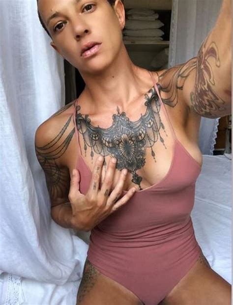 Chi è senza peccato scagli la prima pietra.. Asia Argento, foto sexy e nuovo look su Instagram: "Sei ...