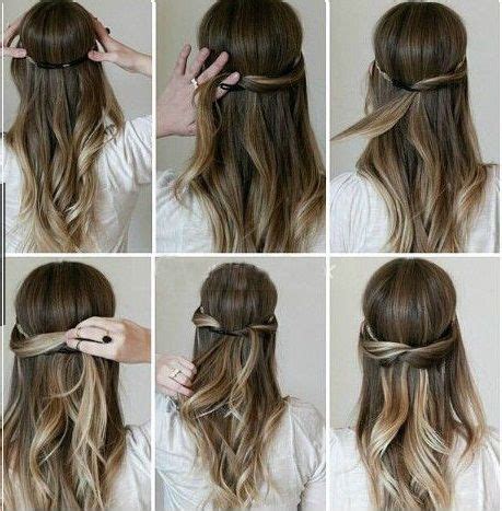 For the back part, turn it into a ponytail. Fast and easy hairstyle with hairband!