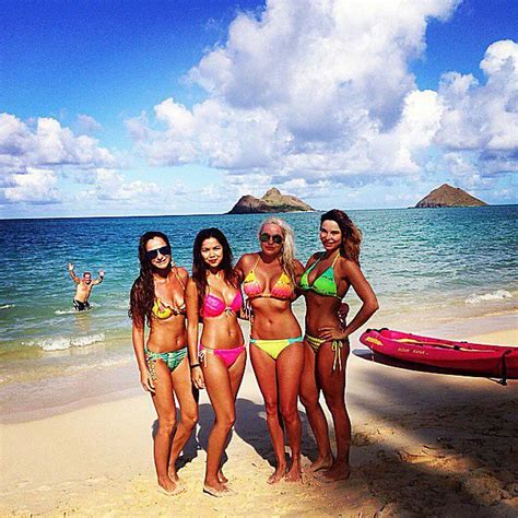 The sandals don't actually look all too expensive. 20 Very Funny Beach Photobombs
