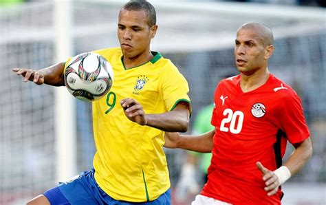Find the perfect luis fabiano stock photos and editorial news pictures from getty images. Fã de Luís Fabiano, Aloísio Chulapa diz que falta ...