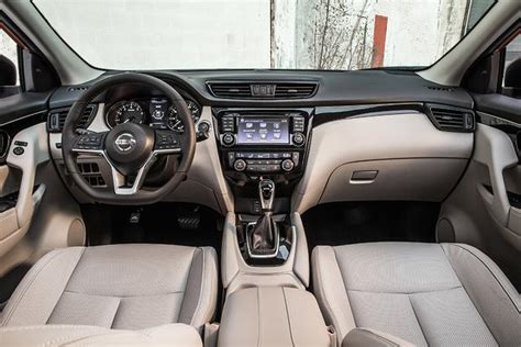 Explore 2020 rogue sport interior and exterior color options, as well as design features in the photo and video gallery. 2017 Nissan Rogue Sport: New Car Review - Autotrader