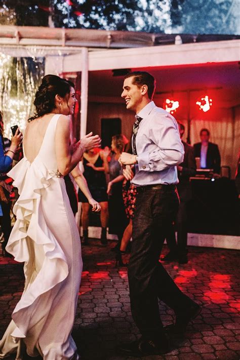 Listen to wedding music online for the first dance of your wedding reception. 80 Last Dance Songs for 2018 to End the Night Right | Junebug Weddings