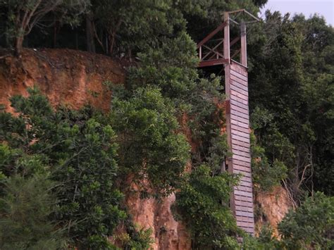 Hutan lipur bukit bakar merupakan tempat beriadah yang terletak di machang, kelantan. SingaLautMetrO: AWAS: HUTAN LIPUR MAUT DI PASIR PANJANG ...