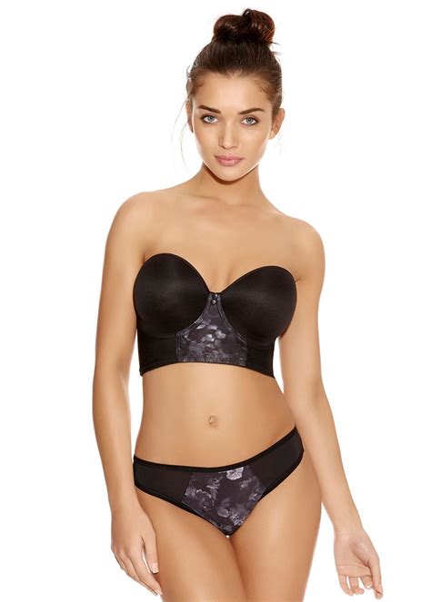 Pour avoir un soutien gorge vous permettant d'être parfaitement à l'aise, deux mesures sont importantes: porter-soutien-gorge-sans-bretelle-quand-grosse-poitrine