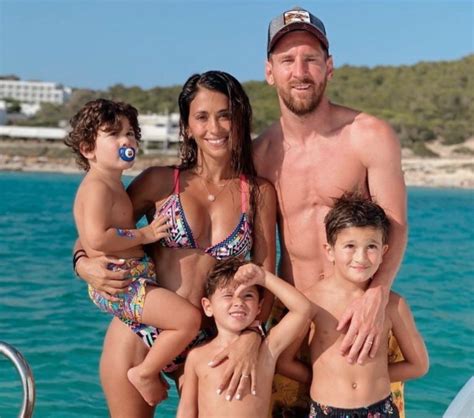 Lionel andrés messi was born on 24 june 1987 in rosario, the third of four children of jorge messi, a steel manufacturing unit manager, and his spouse celia cuccittini, who labored in a magnet production. Messi\'S Biography Net Worth Children. / Lionel Messi ...