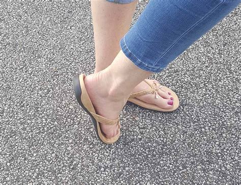 The number one complaint i hear in my practice during the summer is, i need more arch support in my sandals and flip flops and i do not know what to do. All Day Style & Arch Support with Bella Toe Post Vionic ...