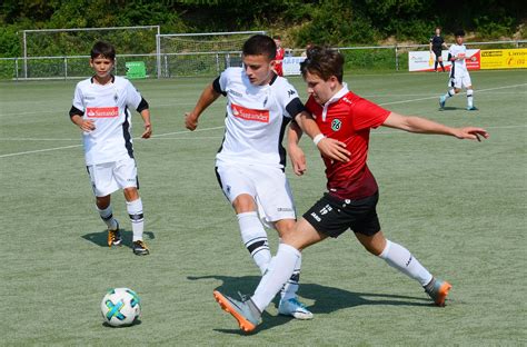 Including additional content featuring korean, european & american models. Hochkarätiger Jugend-Fußball beim Provinzial U15 Cup in ...