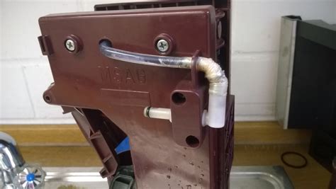 Selbstverständlich funktioniert die wmf 1000 s in der bewährten qualität von professionellen wmf kaffeemaschinen. Kaffeeauslauf WMF 1000 - WMF - Kaffee-Welt.net - Das ...