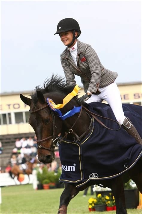 Malin baryard is a swedish equestrian, competing in show jumping. Jennifer toplaceret i championatet - Ridehesten.com