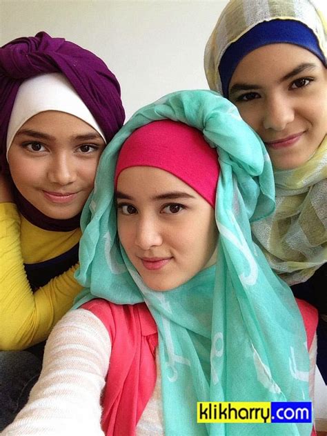 Meski awalnya maudy tidak menyukai ken, perasaannya mulai berubah ketika ken menyelamatkannya dari sebuah kecelakaan. Biodata Pemain Aisyah Putri The Series Jilbab In Love ...