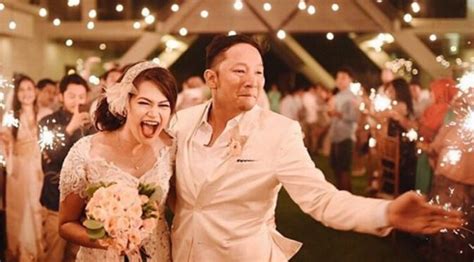 Beli caption unik online berkualitas dengan harga murah terbaru 2021 di tokopedia! 6 Artis ini Jago Banget Bikin Caption Unik dan Romantis ...