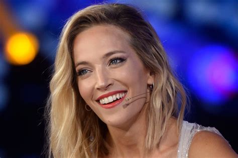 Jun 13, 2021 · luisana lopilato y sus hijos posaron vestidos iguales. Luisana Lopilato interactúa con sus seguidores a través de ...