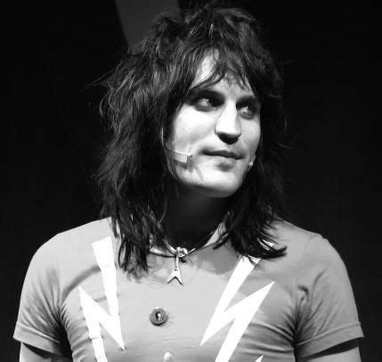 Noel fielding was born to dianne fielding and ray fielding, on may 21 1973. Noel Fielding | Noel fielding, Noel, The mighty boosh