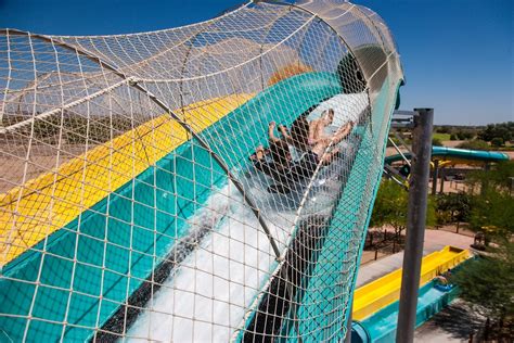 The park features more than 30 thrilling attractions. Bahama Blaster | Hurricane Harbor Phoenix