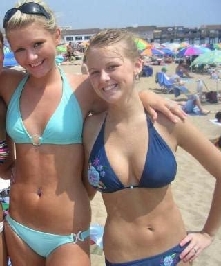 Momlogic investigates the true lives of college freshmen in part 2 of our wasted youth series. Sizzling Sweethearts College Cleavage Gone Wild - Gallery ...