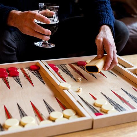 This set truly exemplifies luxury at its very best, this is definitely a set. Backgammon Set | Backgammon set