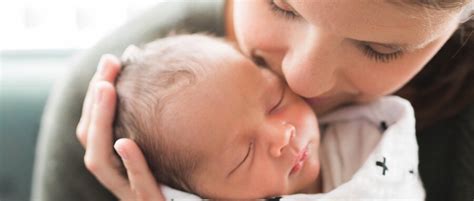 That Delightful Newborn Baby Smell: Why We Can't Get Enough | babyMed.com