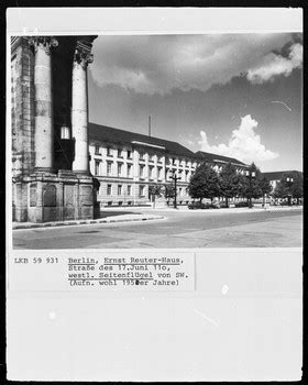 Es entstand in den jahren 1938 bis 1942 nach plänen des berliner architekten walter schlempp als gebäude für. Bauen zwischen 1933 und 1945 - Architekturgeschichte und ...