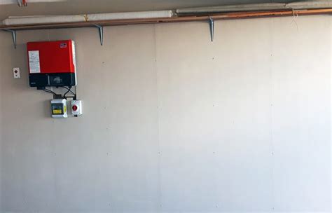 Using a high r value garage door insulation kit will ensure the heat is kept in during the winter and kept out during the summer for maximum efficiency. DIYs for efficiency: Garage insulation and shutters - Renew