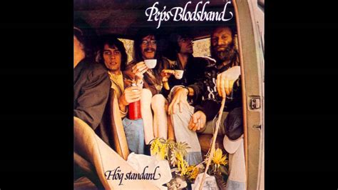 No swedish artist, not even himself, were ever again to combine these styles in such a successful manner. Peps Blodsband - Hög Standard - YouTube