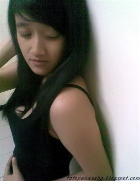 We would like to show you a description here but the site won't allow us. Memek Tante Basah: Gadis Cantik Pose Seksi