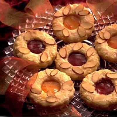 Nicholas on december 6th, who brings them chocolates, nuts. Austrian Cookies Recipe / Classic Austrian Linzer Cookies ...