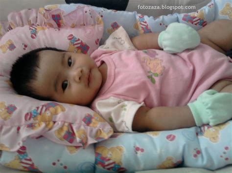 Bila nak tumbuh gigi juga boleh menyebabkan bayi merengek, menangis dan tak mahu tidur malam. foto zaza: Perkembangan Bayi: baby Alice 3 bulan!