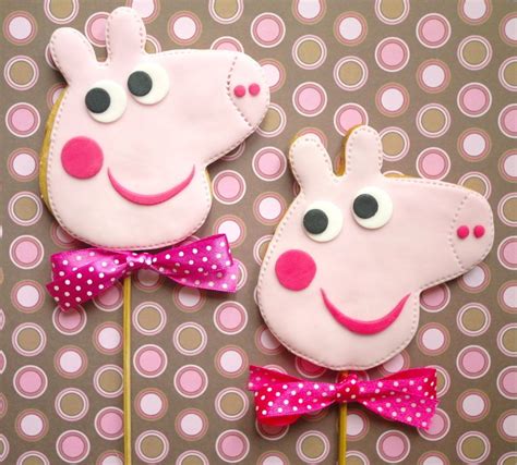 Sobald der kuchen abgekühlt ist, schneiden sie beide kuchenschichten in 1/2. Peppa pig cookies :-) — Cookies! | Schwein kekse, Peppa ...