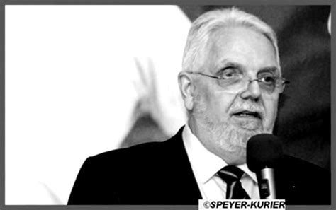 Oddycham to najnowszy singiel julii wieniawy, zapowiadający jej debiutancką płytę, nad którą obecnie pracuje. Julia Klöckner zum Tod von Reinhard Oelbermann MdL