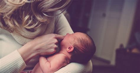 Stunting adalah kondisi kurang gizi kronis yang ditandai dengan tubuh pendek pada anak balita (di bawah 5 tahun). 4 Kiat Pencegahan Stunting Pada Anak