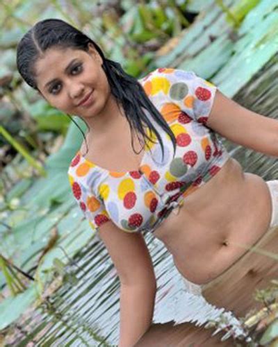 Babilona is a tamil actress debuted through the tamil movies. Kerala Mallu Aunty Hot Wet Photos | Mallu Joy