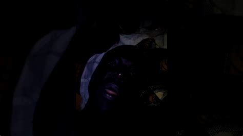 Femme africaine se lave devant sa cam. La vidéo de la lutte africaine - YouTube