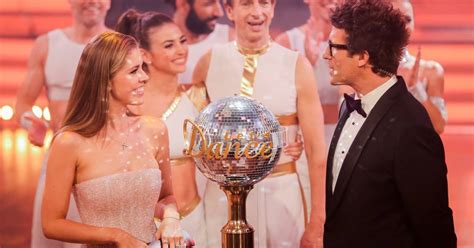 Rúrik gíslason gewinnt „let's dance und wird „dancing star 2021! "Let's Dance" 2021 - heute: Kandidaten, TV-Übertragung ...