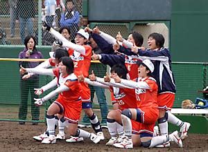 Jun 01, 2021 · 五輪女子ソフトボール豪代表が成田空港に到着 抗原検査は全員陰性 東京オリンピックの事前合宿のため、ソフトボールのオーストラリア代表が6月1日、成田空港に到着しまし. 日本ソフトボール協会