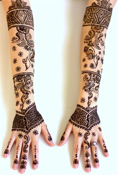 Mehndi tattoos are a beautiful tradition in india and their designs are spectacular, right? Mehndi with Shelli | Hand henna, Hand tattoos, Henna