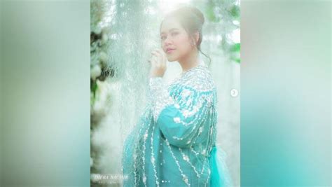 Try the new way to find the best pregnancy photographers online! Kahiyang Ayu Hamil Anak Kedua, Intip Gaya Maternity ...