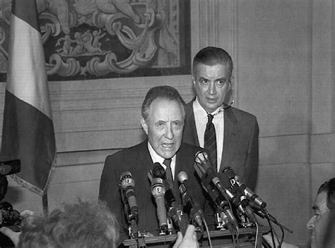 L'attuale presidente della repubblica italiana sergio mattarella è stato nominato capo dello stato il 3 febbraio 2015, visto che il mandato dura 7 anni, nel 2022, sono fissate le prossime elezioni al quirinale. Morto Ciampi, l'ex presidente della Repubblica aveva 95 ...