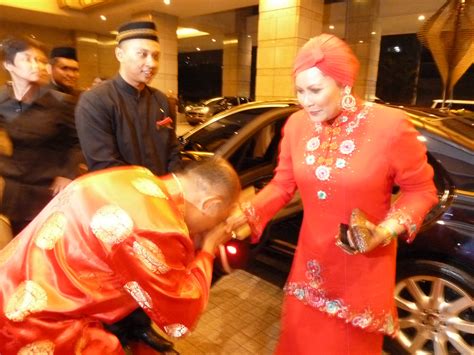 Raja zarina raja zainal (m. Kenali Tan Sri Jason Goh Teck Chai, Individu Yang Cuba ...