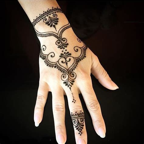 Springfield, mo henna tattoo artist; Henna @mo_sitara | Finger tats, Henna, Henna art