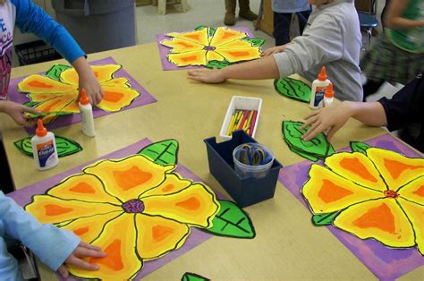 I adore nature, especially flowers and infuse many of my lessons with bold bright colors found in nature. 3rd Grade Georgia O'Keeffe Flower | Montessori art, Art ...